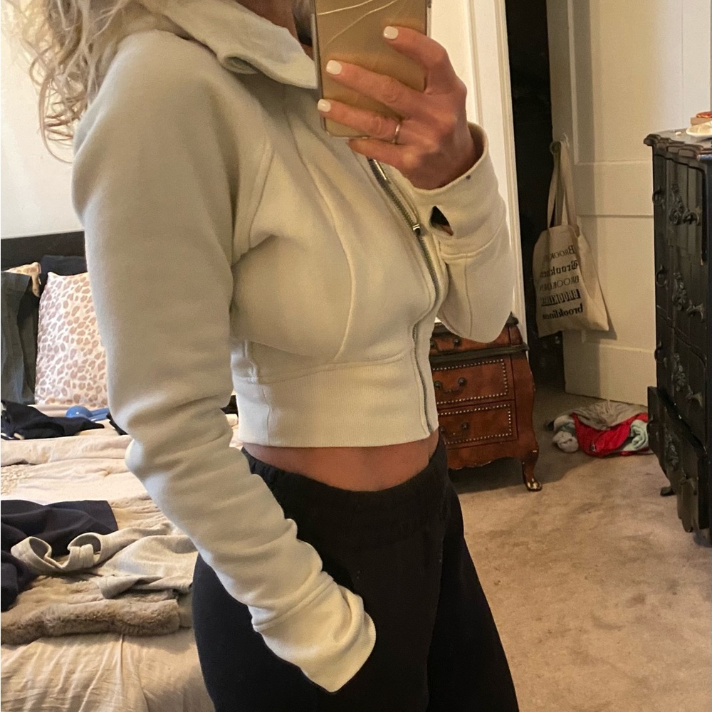 Lululemon Scuba Full-Zip Cropped Hoodie BONE / sz 2